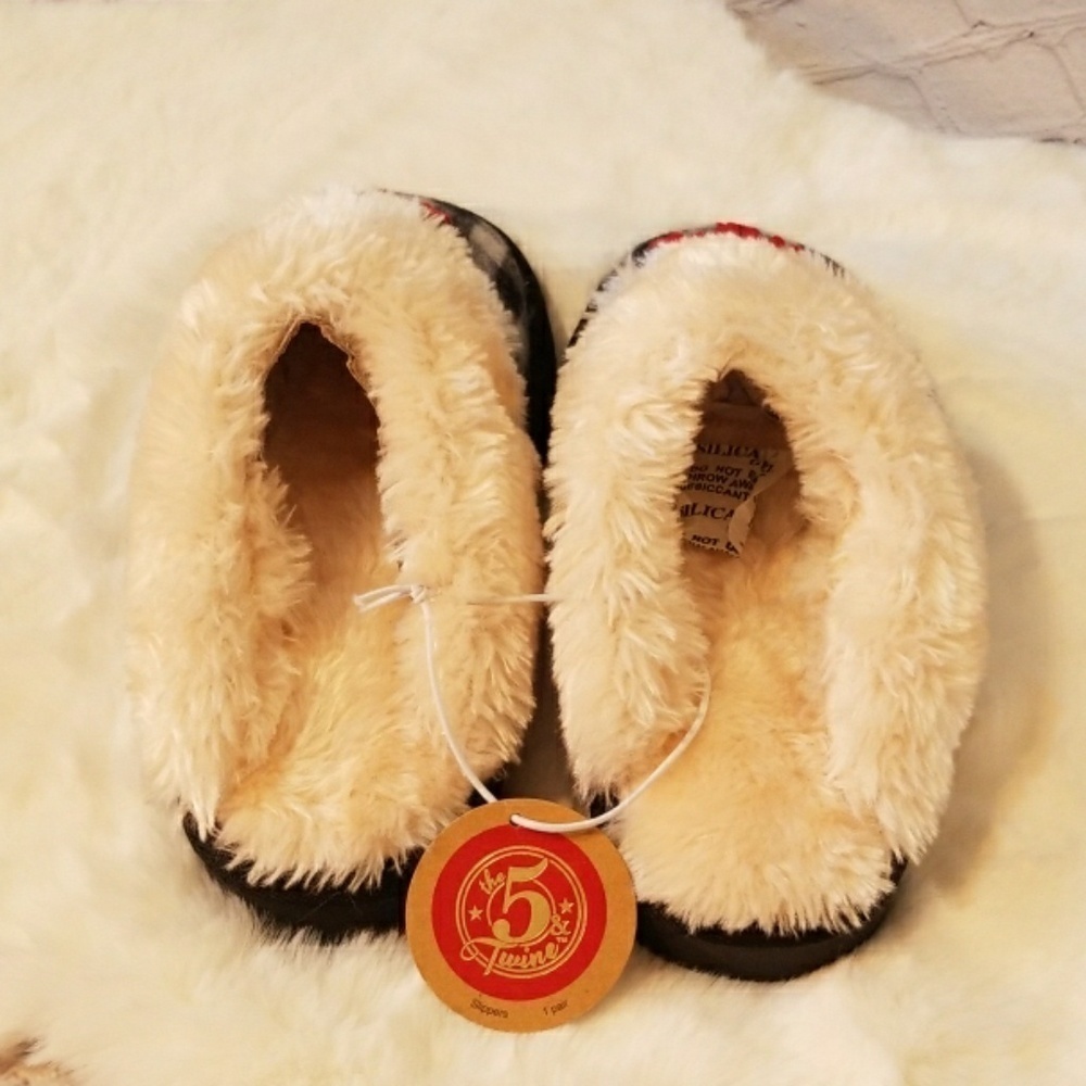 THE 5 & TWINE SLIPPERS - Picture 3 of 6